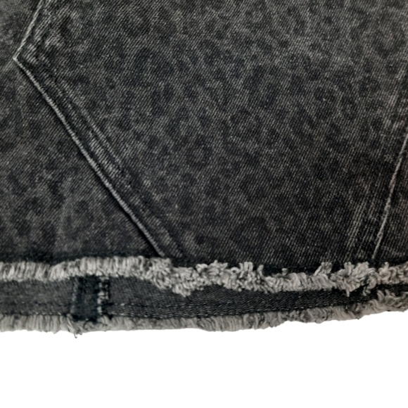 NWT Justice Denim Raw Hem Leopard Print‎ Black Jean Skirt Size 10 Girls - Picture 5 of 11